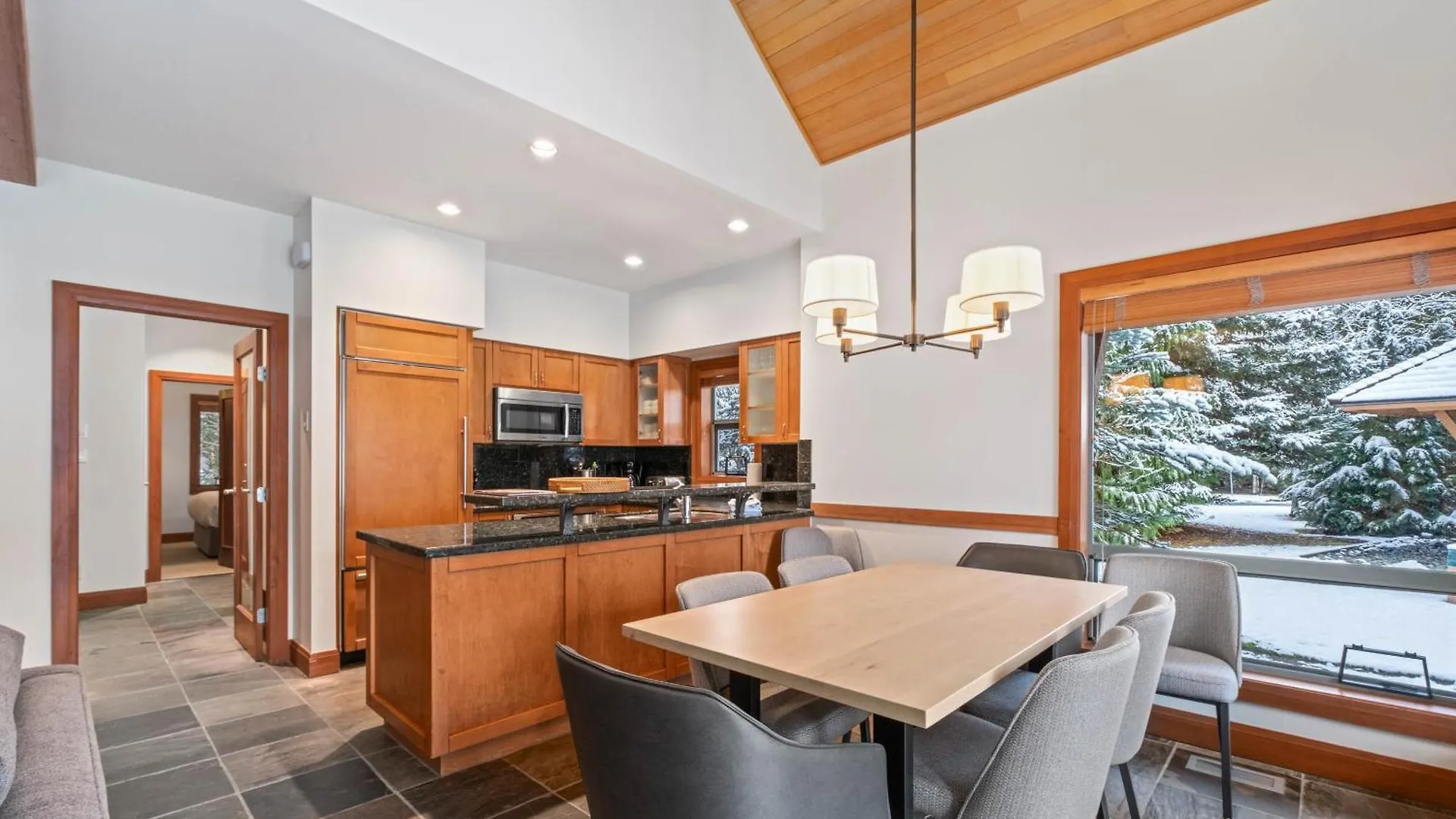Montebello By Whistler Premier 0*,  Canada