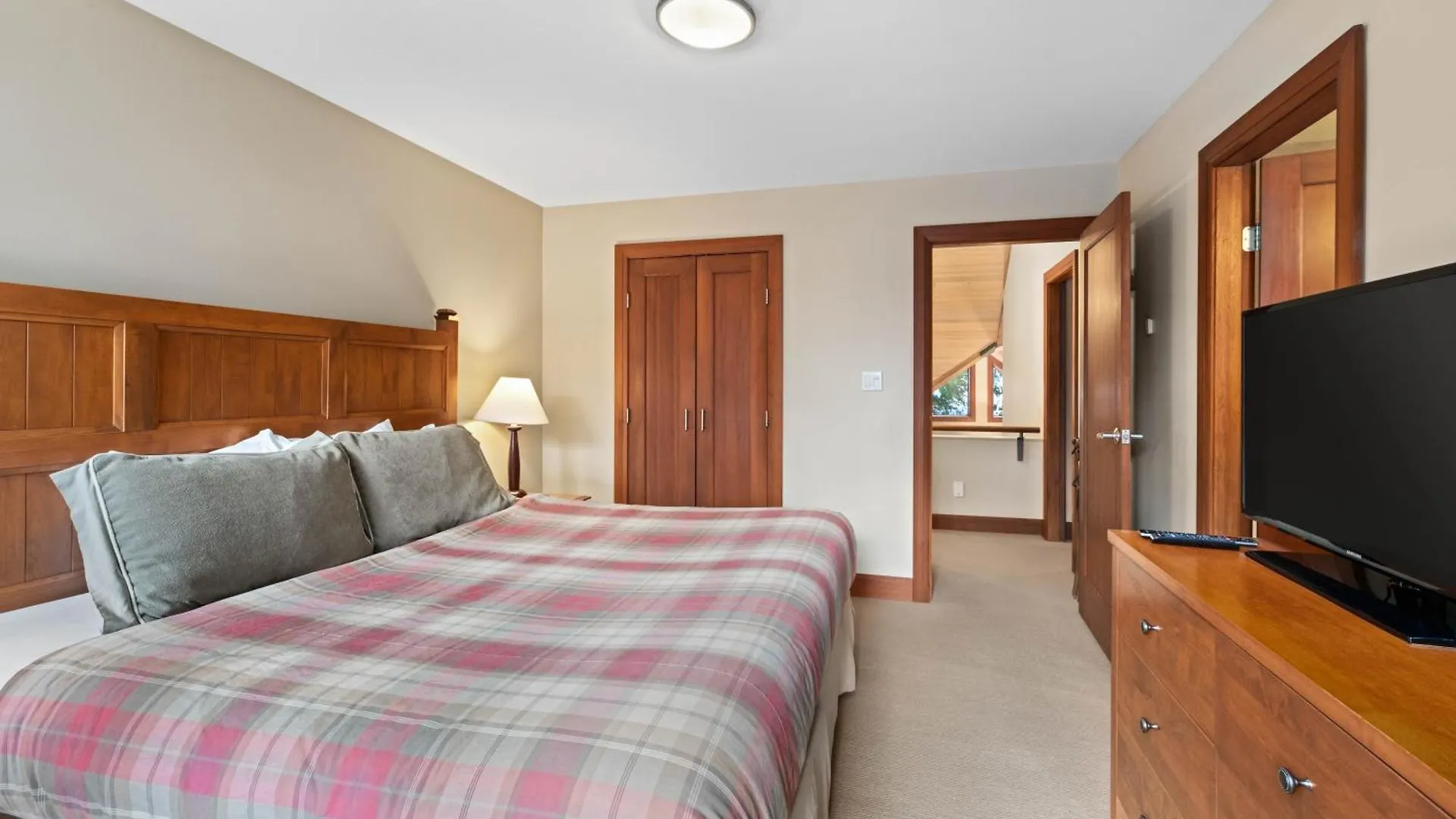 Apartment Montebello By Whistler Premier